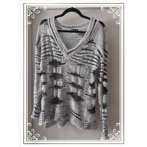 VENUS Black & White Long Sleeve Boucle V-Neck Sweater Sz Large